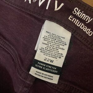 Ava & Viv Skinny Jeans in Rich Plum